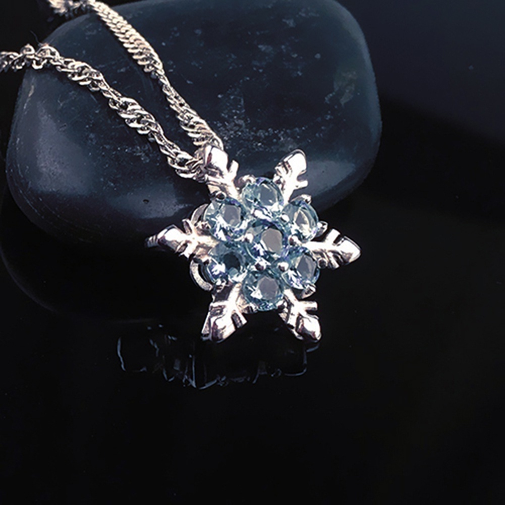 Hu Hu Hu Hu Hu Alat Bantu Pasang Kacamata♡ Kalung Rantai Pendek Liontin Snowflake Aksen Berlian Imitasi Untuk Wanita