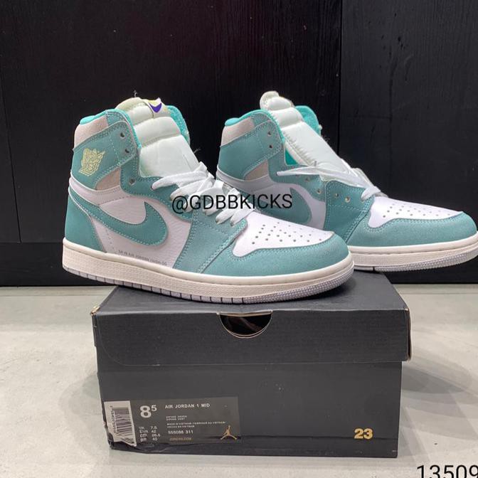 {{BAYAR DI TEMPAT}} Nike Air Jordan 1 Retro High Turbo Green Tosca BNIB PERFECT PAIRS FREE ONGKIR