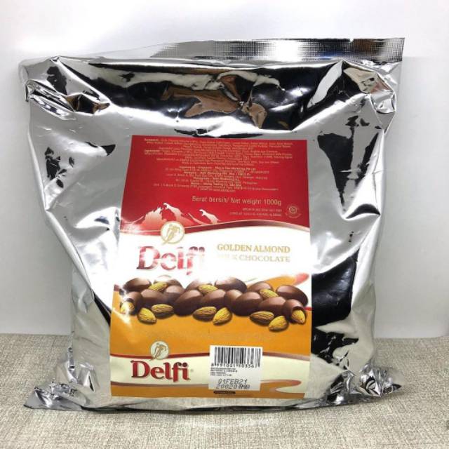 

Coklat almond dari Delvi original