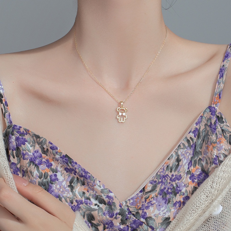 Kalung Dengan Liontin Kristal Bentuk Beruang Kecil Gaya Korea Untuk Wanita