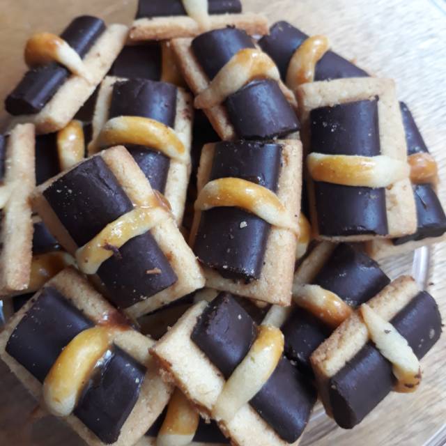 

KUE COKLAT STIK 500 GRAM