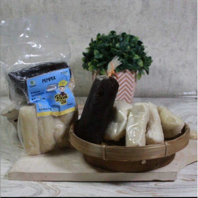 

Pempek Palembang Frozen Bicek Utik Personal Pack isi 5