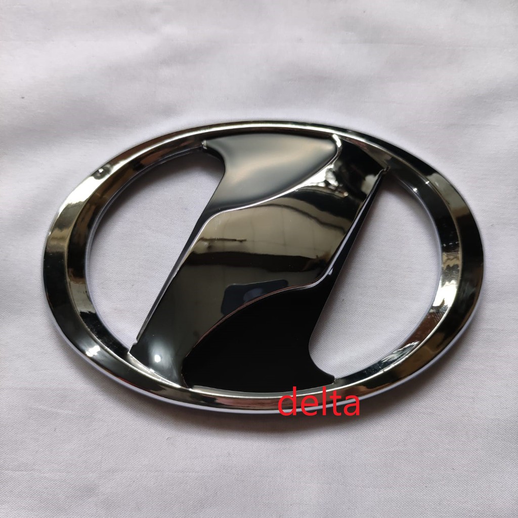 Logo/Emblim Ist Vellfire, Yaris New ,Fortuner lama depan  model tempel