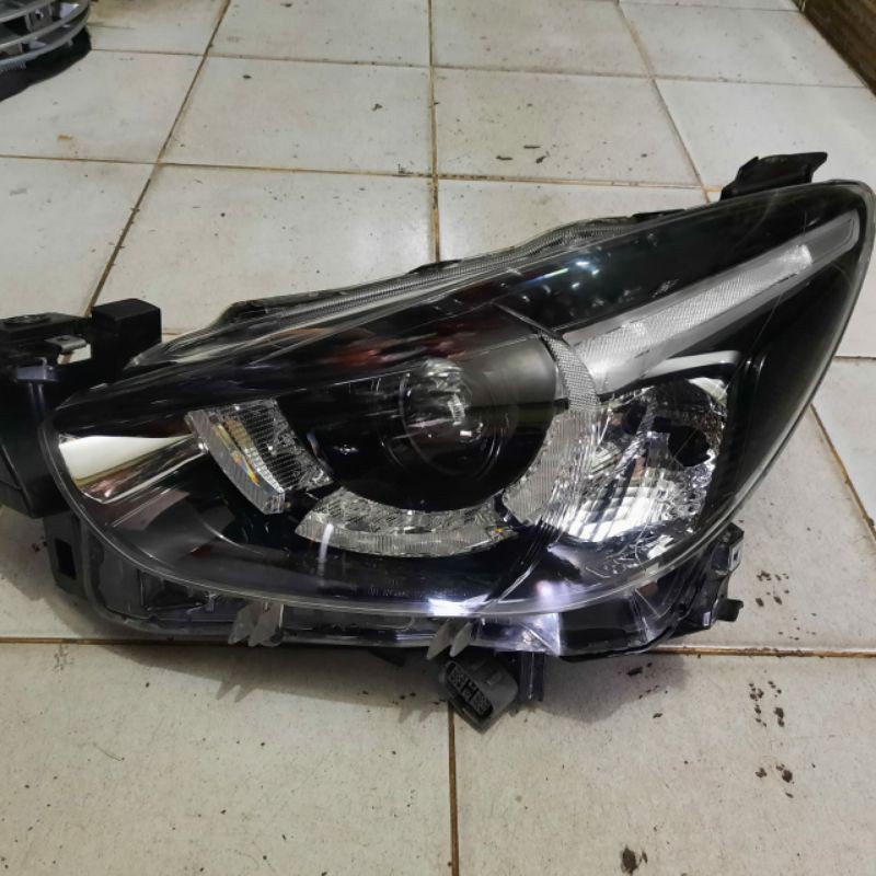 Lampu Depan HeadLamp atau Head Lamp Mazda 2 2017 SkyActive Sky Active