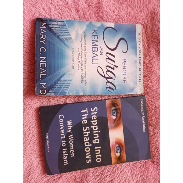 

2 buku kristen bekas pergi kersurga dan stepping in the shadow