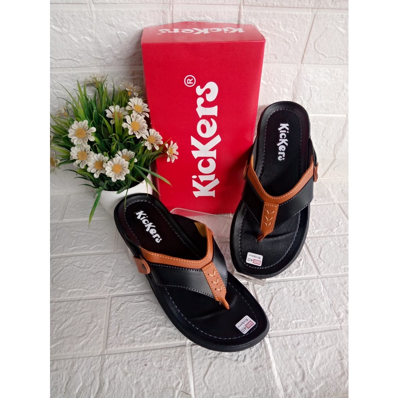 Sandal Kickers Original Pria Slip On