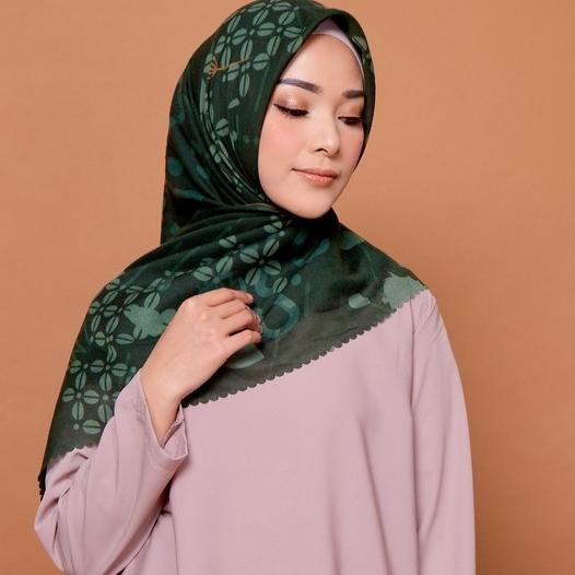 ZM Zaskia Mecca - Kava Dark Green Scarf Kerudung Segi Empat Ultra Sonic