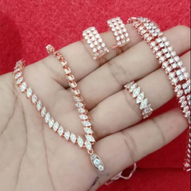 Set replika berlian medan cantik dan bagus mirip aslinya, bahan rhodium dan batu micro setting