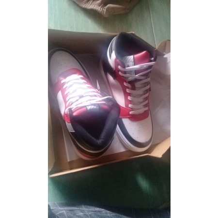 aerostret hoops merah