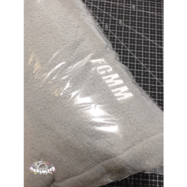 READY STOCK Pants only jeno fcmm fleece xmas christmas edition v2 size L official nct dream sweat ce