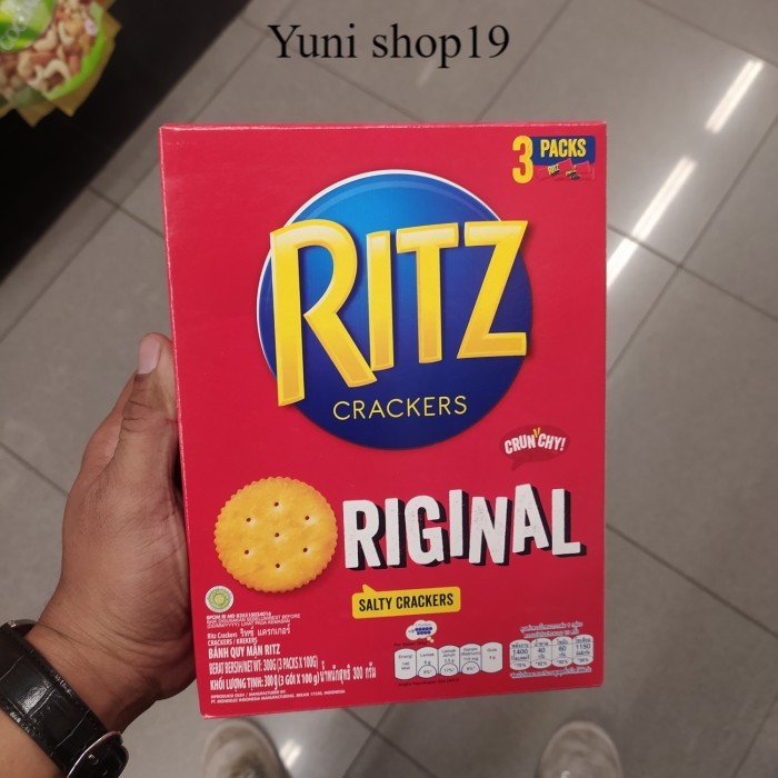 

biskuit ritz crackers 300gr isi 3 pack