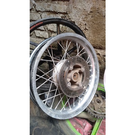 Velg Motor Jari-jari Ring 17 Tapak Lebar