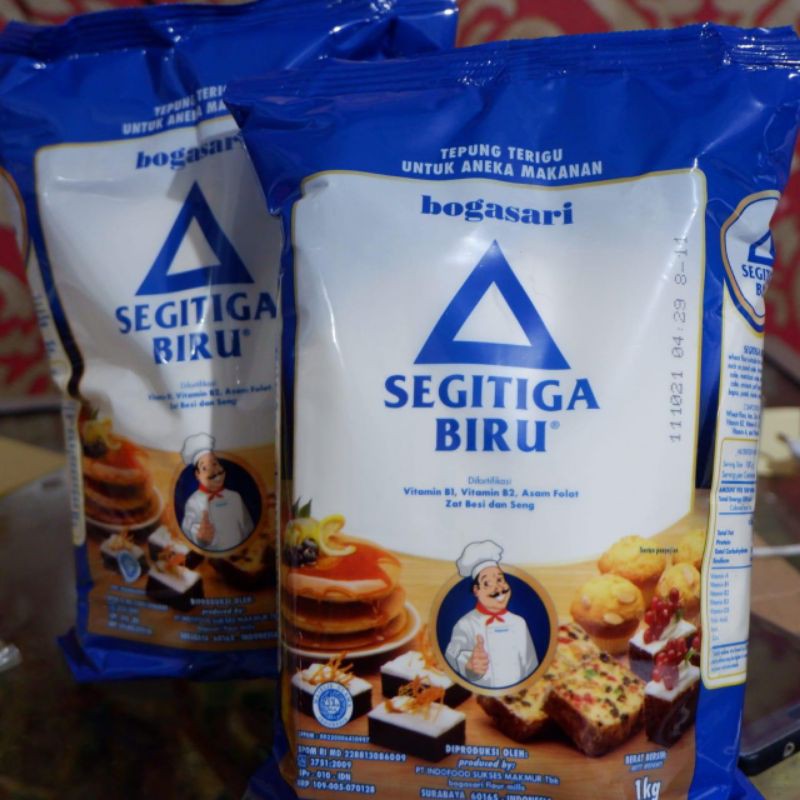 

TEPUNG TERIGU SEGITIGA BIRU 1KG