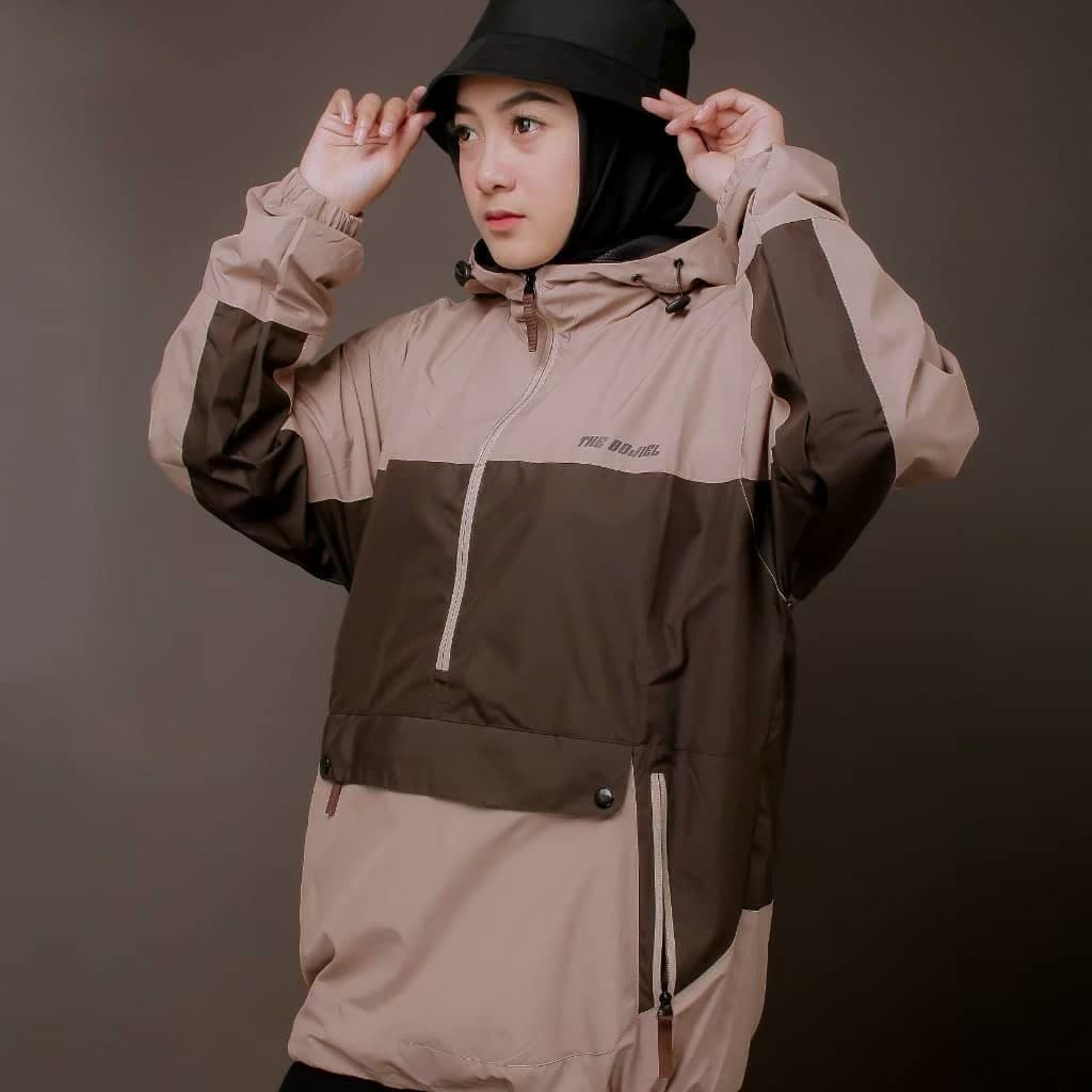 Jaket Kagoule Taslan | Jaket Gunung Wanita Waterproof
