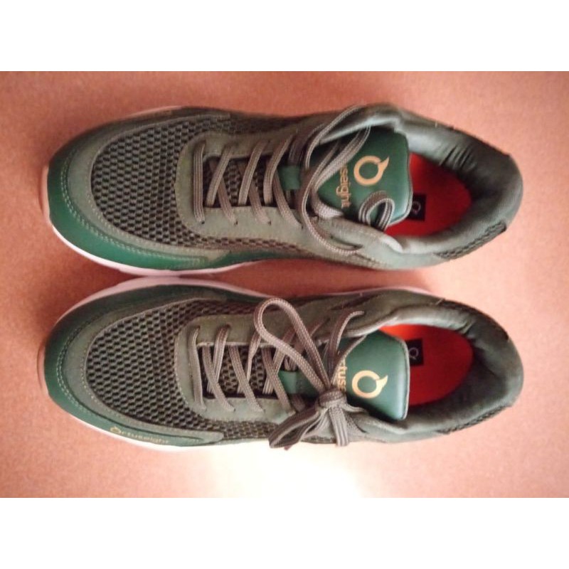 Sepatu ortuseight abyssus