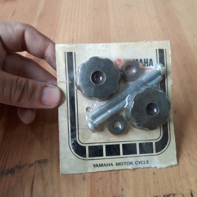 Baut Body Cover Tepong Belakang Yamaha V75 V80 V 75 80