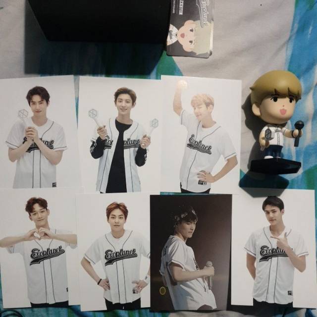 Photo exo dari action figure miniso, baekhyun, chanyeol, lay, suho, chen, xiumin, sehun