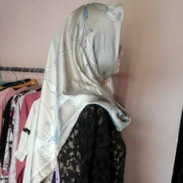 Hijab square signarica