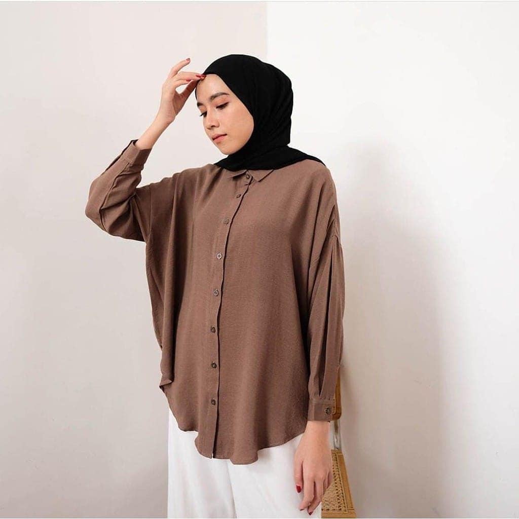 KEMEJA BASIC POLOS RAYON -  KONINA BLOUSE KOREAN STYLE FULL KANCING HIDUP - KEMEJA WANITA LENGAN PANJANG  <-Millo