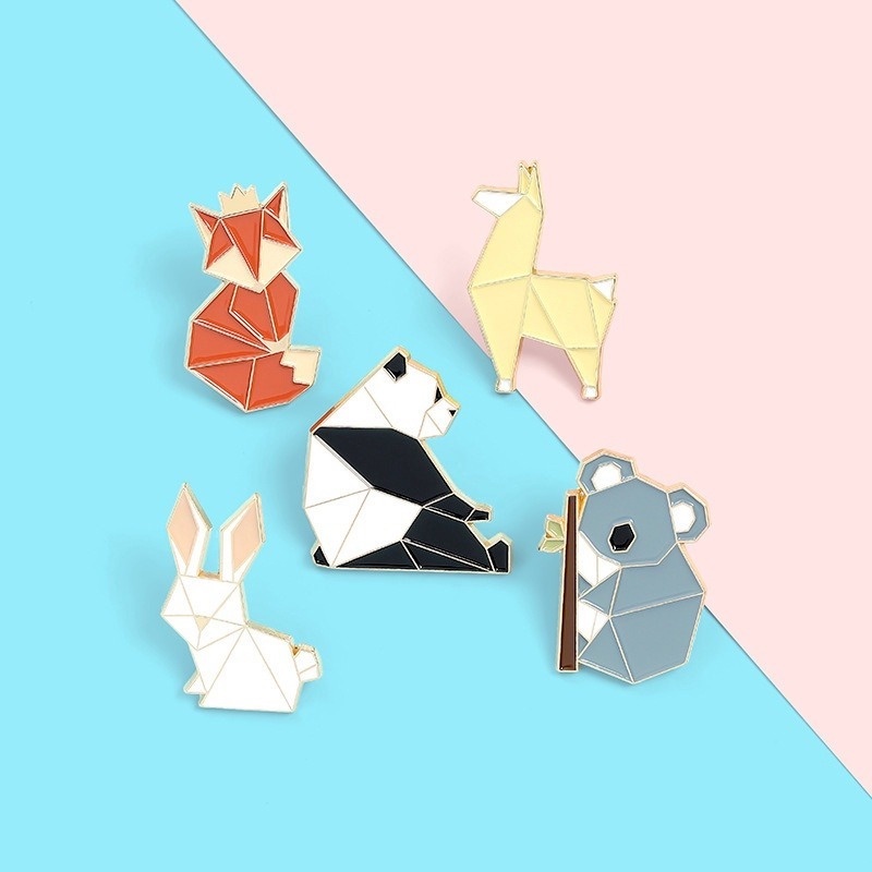Bros Pin Enamel Desain Kartun Hewan Origami Rubah Panda Koala Alpaca Kelinci Untuk Pakaian Tas Anak