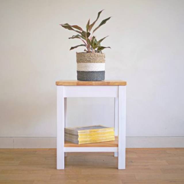 Classic Side Table / Meja Samping / Meja Kecil