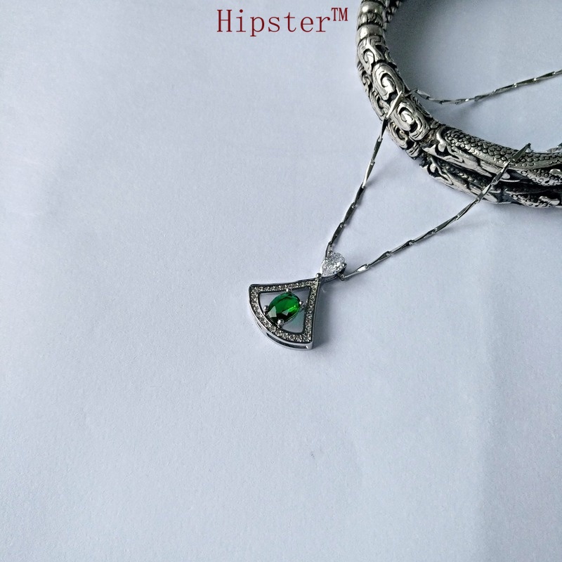 Full Diamond Light Luxury Temperament Hollow Sector Emerald Pendant Platinum Necklace