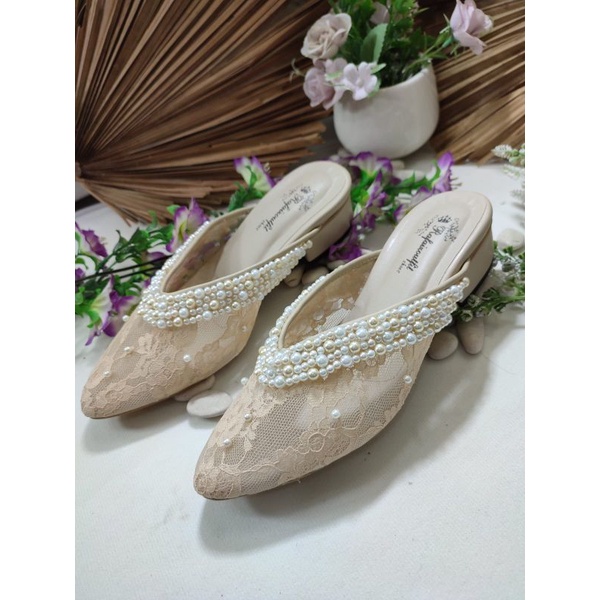 sepatu kathy cream tinggi 3cm