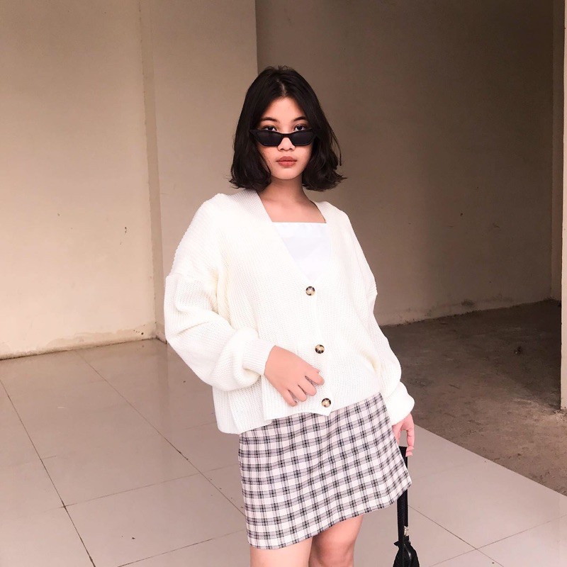 Lila Crop Cardigan Rajut Premium Tebal Cardigan Kancing Oversize-white