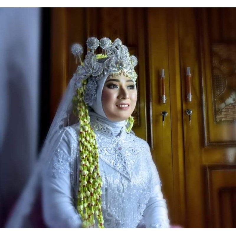 Tratai cape  kebaya adat pengantin