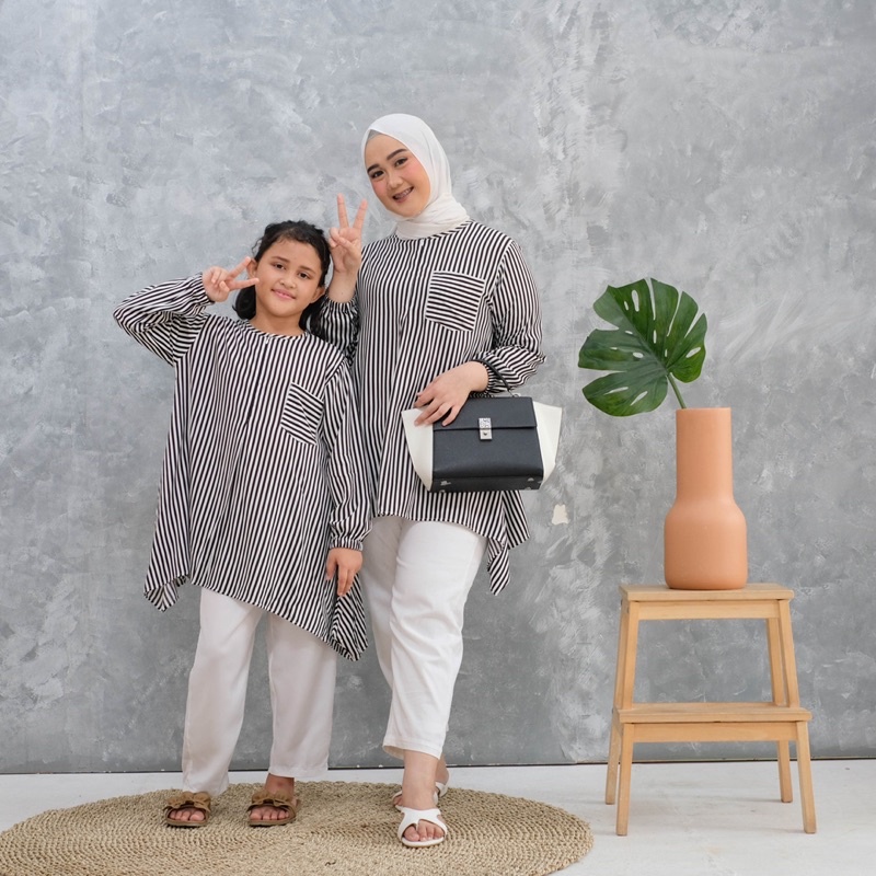 BLOUSE COUPLE IBU DAN ANAK BAJU IBU ANAK STRIP HITAM