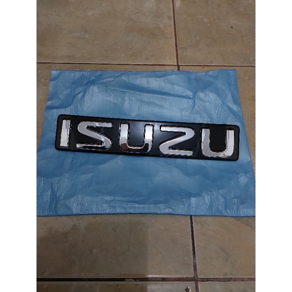 Emblem ISUZU Radiator Grill Dmax 4JK1 MUX 8981649120