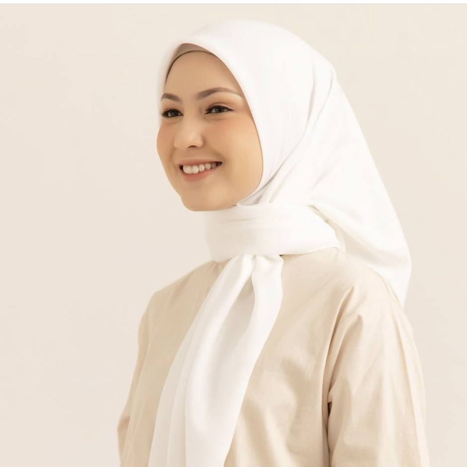 Hijab Segiempat Potton Square Premium - Kerudung Basic Polly Cotton Polos Terbaru - Jilbab Segi Empat Pollycotton-BROKEN WHITE
