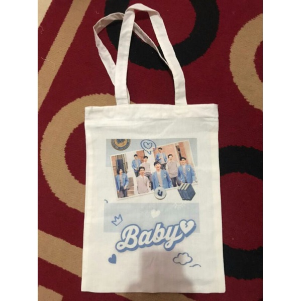 totebag(bisa request foto)free 2 photo card UN1TY bahan blacu {harap baca deskripsi sebelum order}