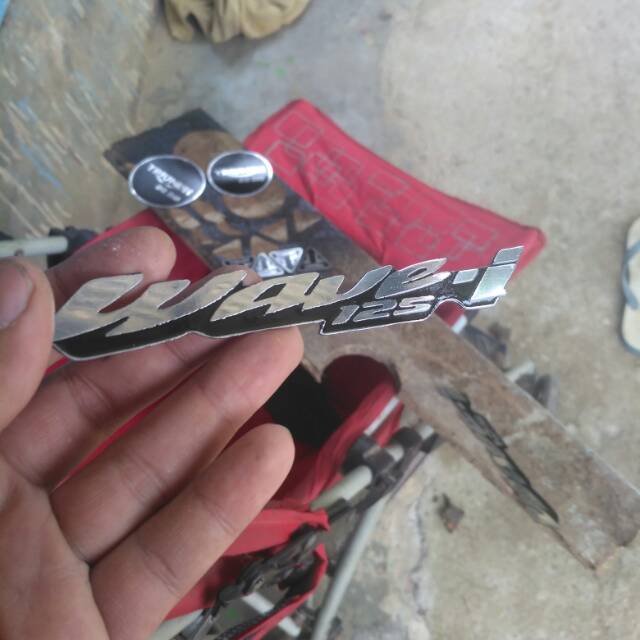 emblem wave 125i