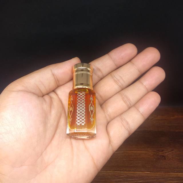ZAFRAN RED BY SURRATI / ZAFARON / PARFUM SHOLAT NON ALKOHOL / PARFUM ARAB / PARFUM SAUDI