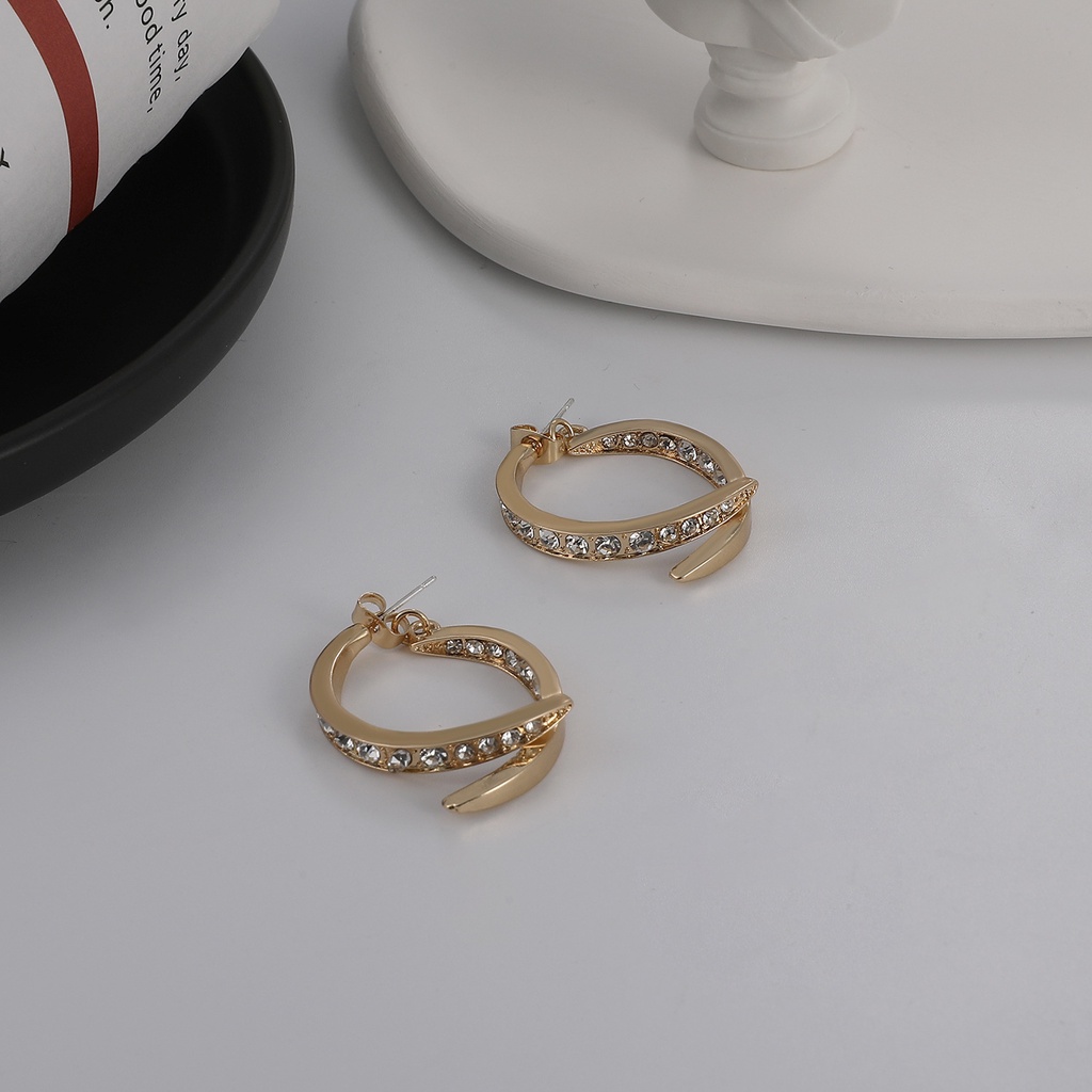 Anting-anting Wanita Melengkung Bergaya Antik Anting Jarum Perak S925 Berlian Mewah Ringan Baru Perhiasan Fashion Wanita Korea