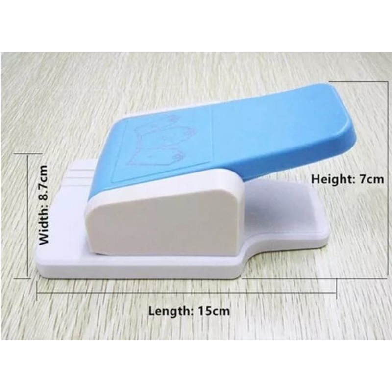 

Promo Bayluna Tag Puncher Bookmark Embossing Gift Hang Tag Paper Punch 3 Size In 1, Earring Hole Tag