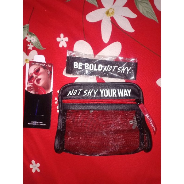 MAYBELLINE X ITZY (photocard, hand strap, pouch make up)