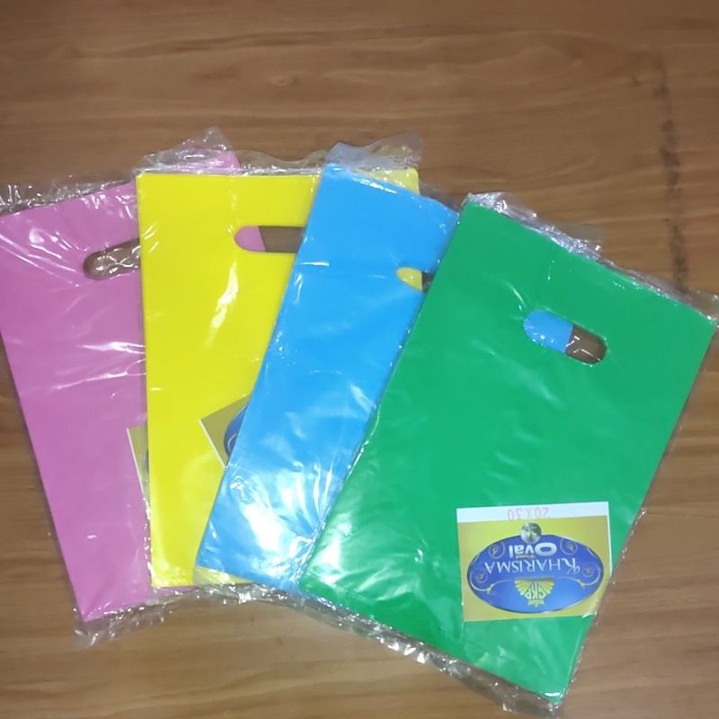 ( 20x30 @50lembar ) Kantong kresek olshop / plastik olshop warna /plastik hd pond oval UK 20x30