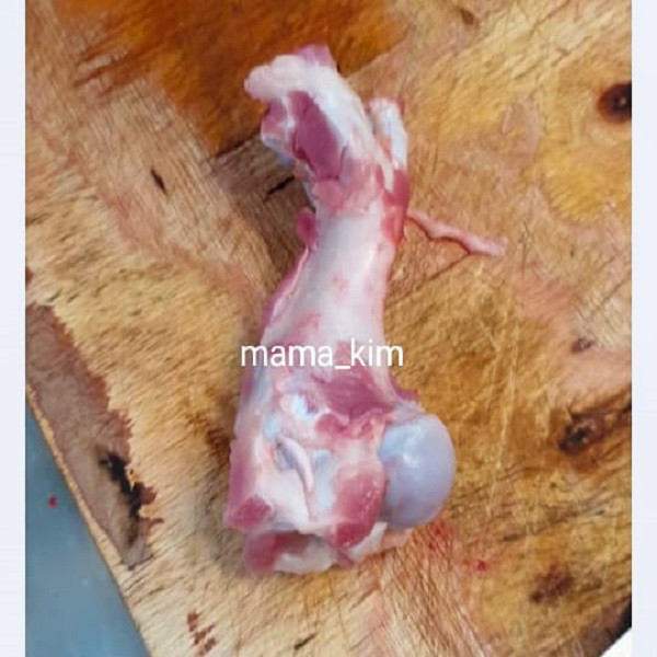 

Tulang Dengkul Kaldu Babi Fresh Segar