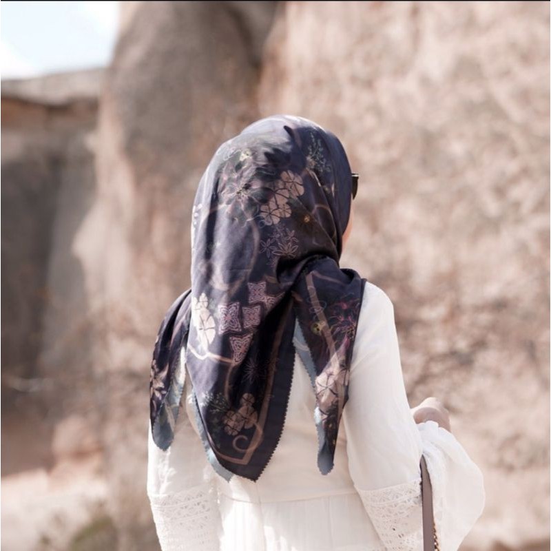 BUTTONSCARVES SOFYA SERIES