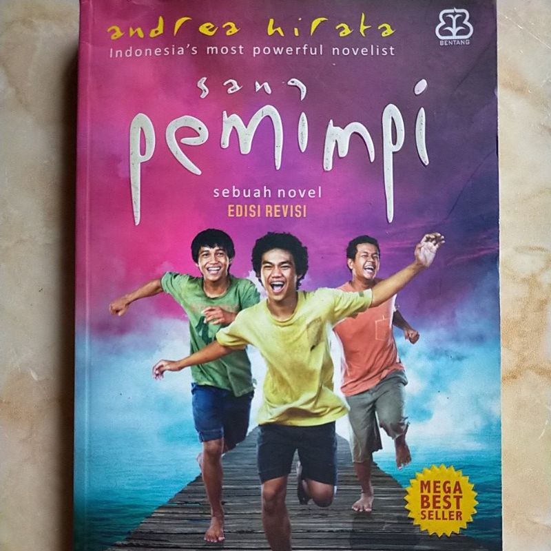 NOVEL SANG PEMIMPI ANDREA HIRATA