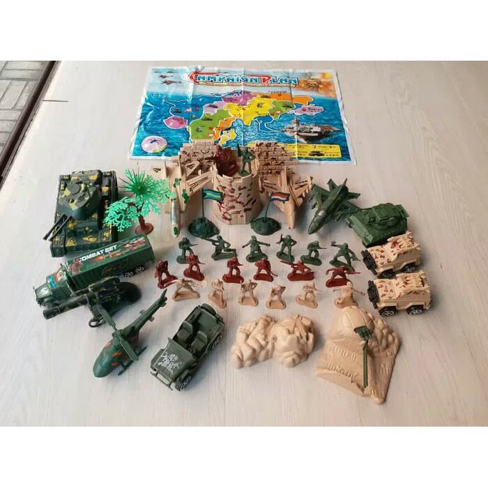 Mainan military equitment tentara figure combat set