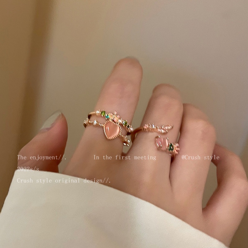 Cincin Bentuk Bunga Hati Aksen Berlian Imitasi Bahan Alloy Untuk Wanita