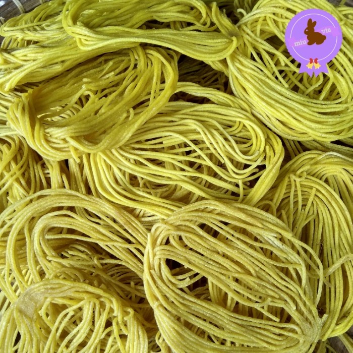 

NEW Mireng / Mie Kuning / Kerupuk Mie Khas Banyumas Mentah 500 gr