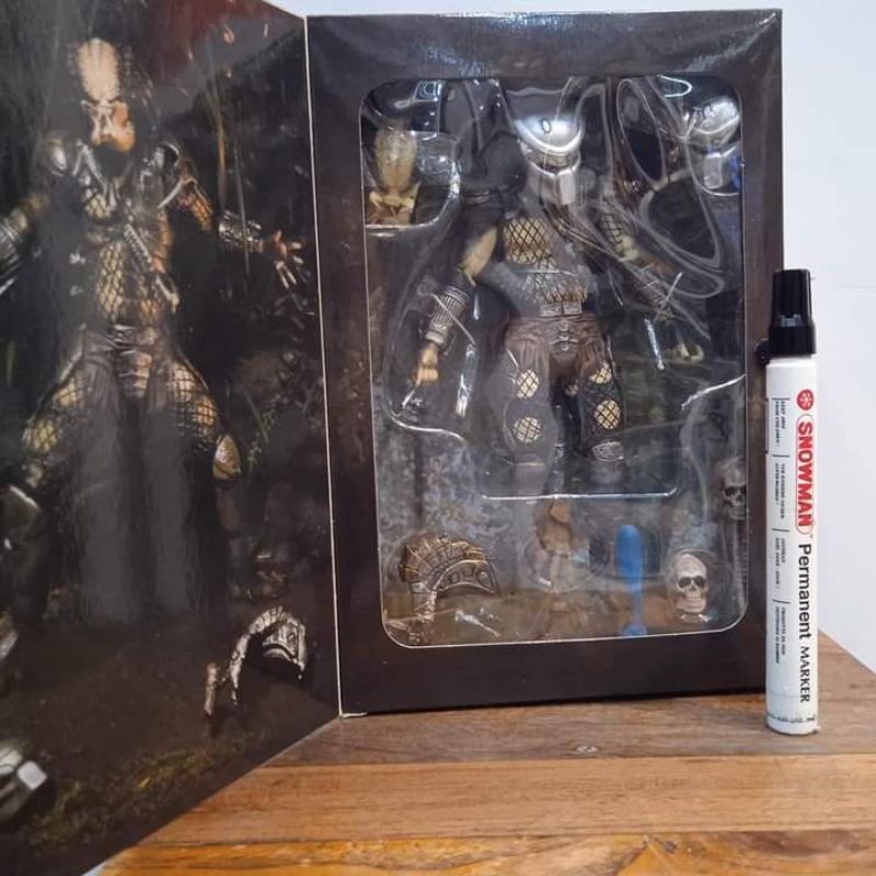 mainan neca predator action figureultimate predator jungle hunter
by neca ultimate
