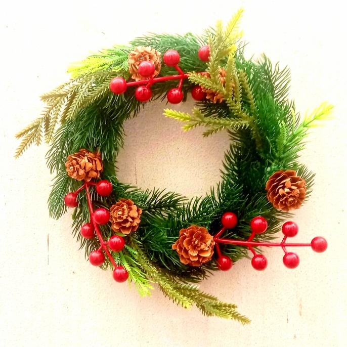 

Ready Krans Daun Pinus Cherry Dekorasi Natal Kado Hiasan Ornamen Natal Murah