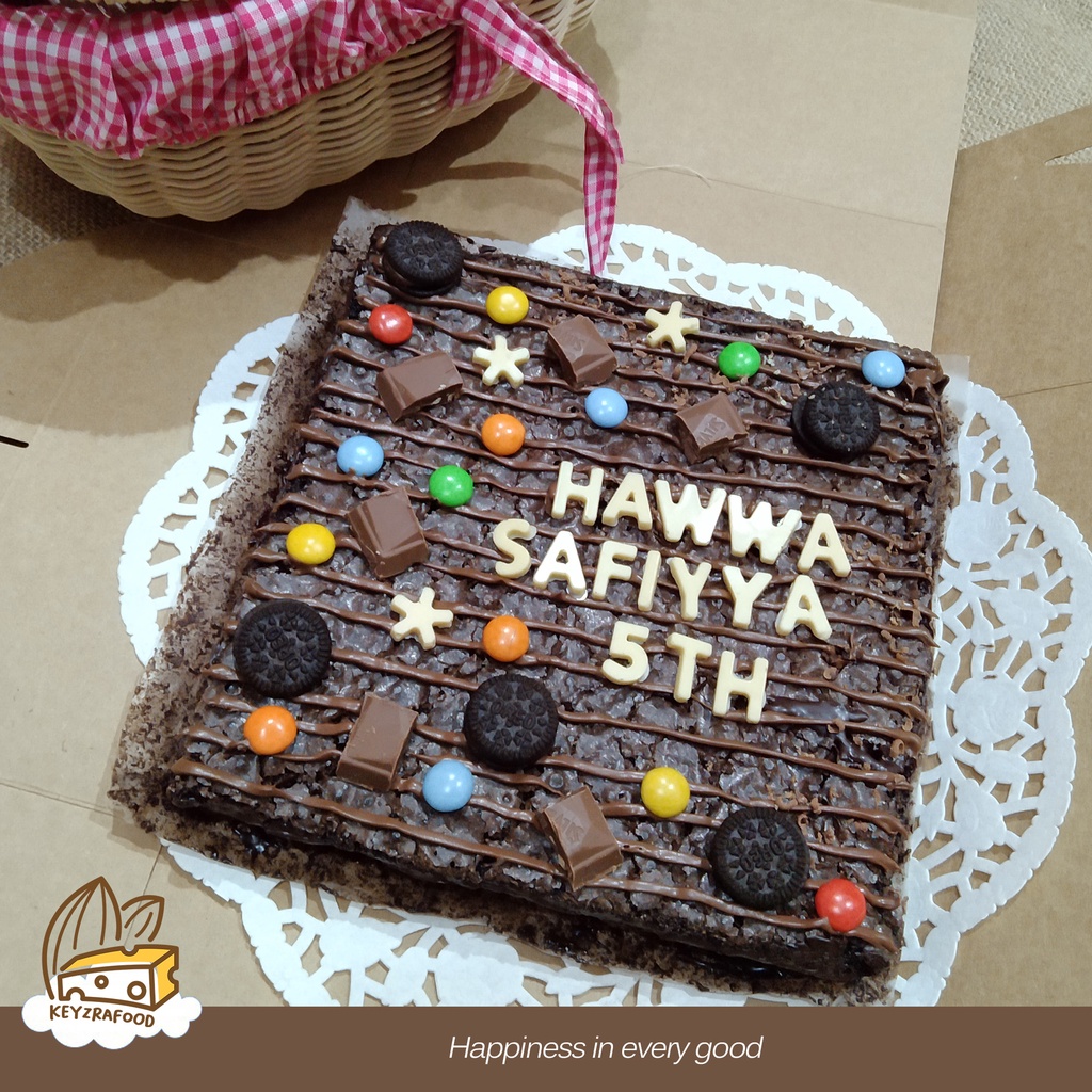 

Keyzrafood Brownies Ketan Item (Premium) - 20 x 20 cm