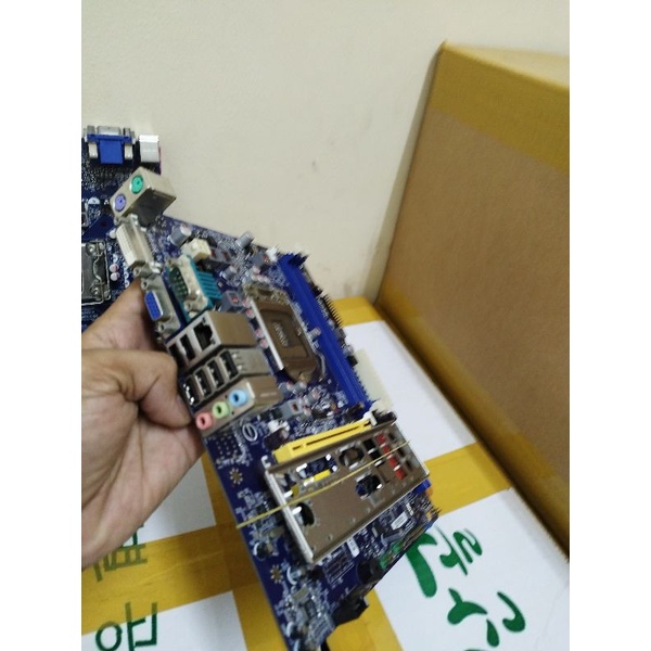 mobo FOXCON H61 on board VGA socket 1155
