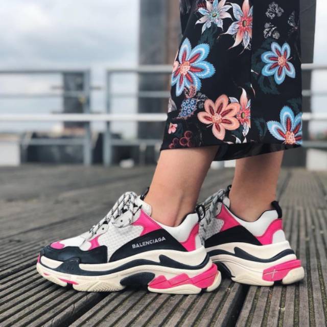 balenciaga triple s black pink